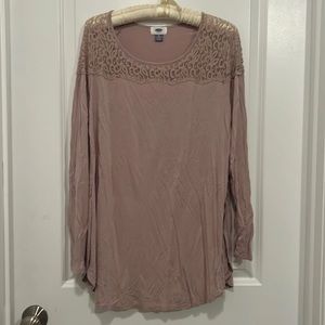 🌸Old Navy Long Sleeve Lace Accent Tunic🌸